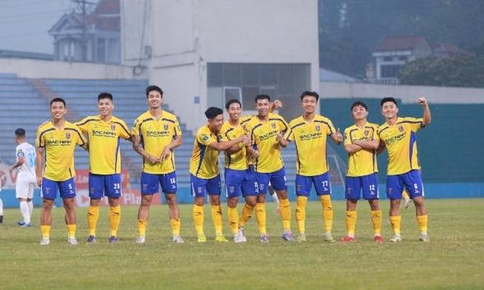 Sự hưng phấn tột độ của các cầu thủ Bắc Ninh FC khi ấn định chiến thắng 3-1.