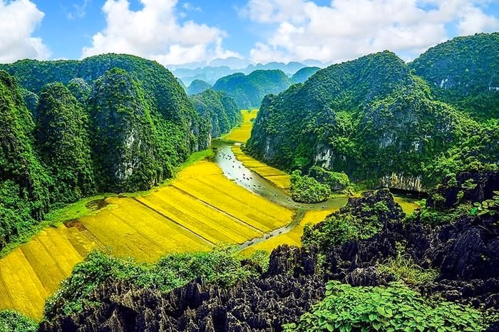 Thiên nhiên Ninh Bình luôn quyến rũ, nhưng thời tiết là yếu tố then chốt tạo nên trải nghiệm.