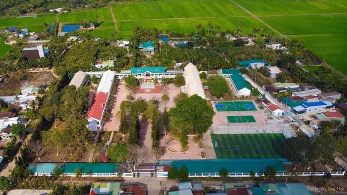 Toàn cảnh Trường THPT số 1 Phan Đình Phùng (Đắk Lắk) trong diện mạo mới trước thềm lễ kỷ niệm.