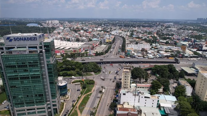 Tình trạng quá tải thường xuyên trên QL51 khiến nhu cầu xây dựng đường trên cao trở nên cấp thiết để giải tỏa áp lực giao thông.