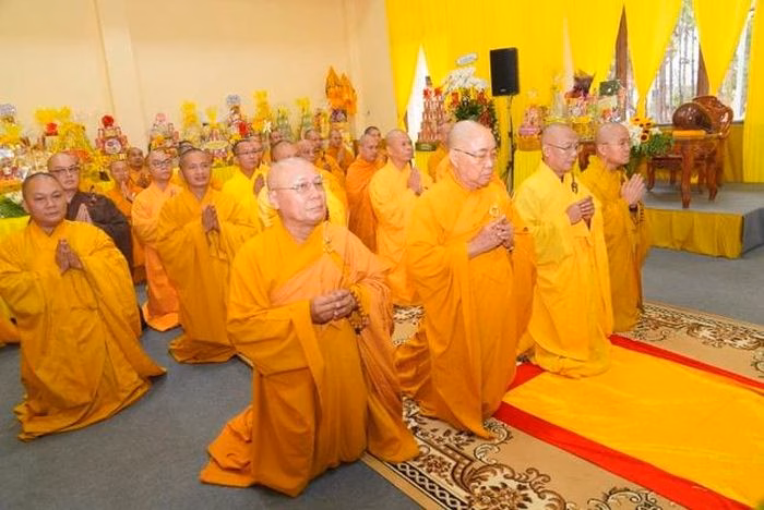 Ban Thường trực Ban Trị sự tỉnh thành kính đảnh lễ Giác linh Trưởng lão Hòa thượng