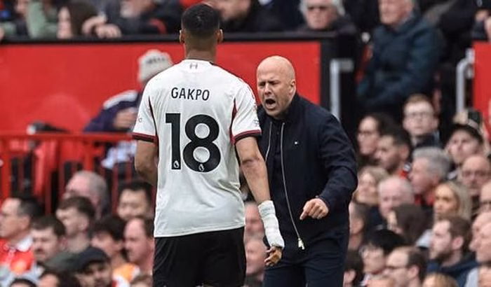 Sự thiếu ổn định trong lối chơi đang khiến Liverpool đánh mất vị thế ứng cử viên vô địch.