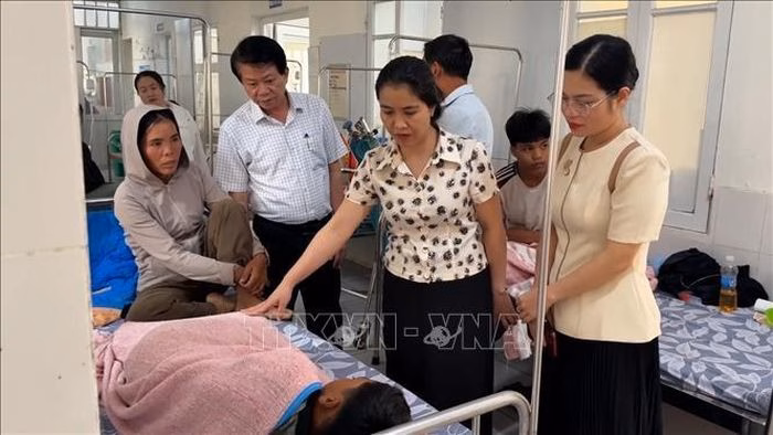 Liên tục các vụ việc ngộ độc thực phẩm với nhiều người nhập viện thời gian gần đây. Ảnh: TTXVN