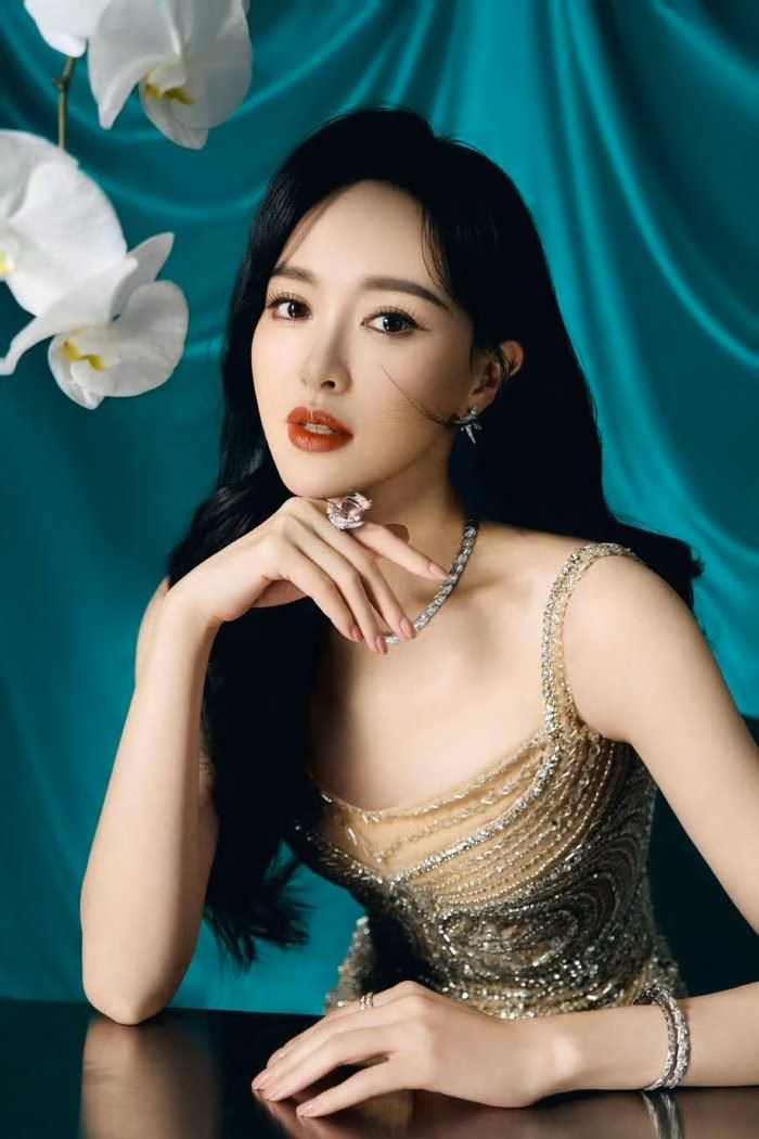 Rating sụt giảm sâu của dự án mới khiến Đường Yên gặp áp lực lớn về phong độ diễn xuất. Ảnh: Weibo