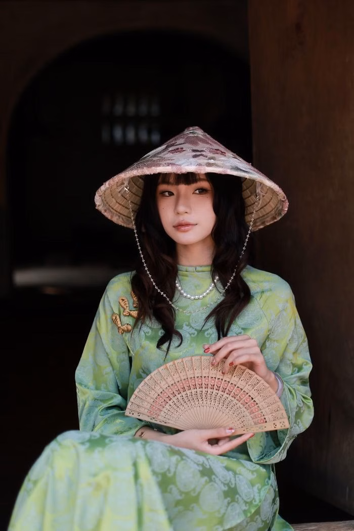 Nhan sắc là một lợi thế tuyệt vời, và Nhật Thảo đã khéo léo biến nó thành nguồn năng lượng để tạo nên những giá trị đích thực.